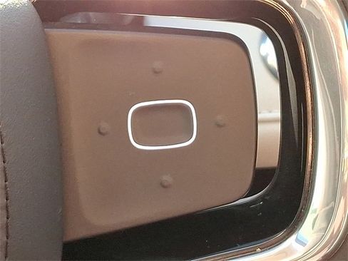 Certified 2024 Lincoln Nautilus Reserve image 22