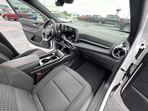 Used 2025 Chevrolet Equinox LT w/ Safety and Technology Package FWD image 14