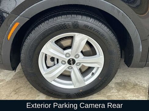 Used 2025 Kia Sorento LX image 5