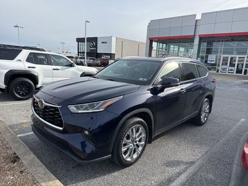 Used 2020 Toyota Highlander Limited image 4