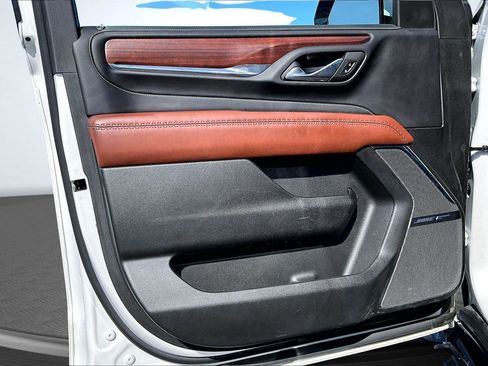 Used 2023 GMC Yukon XL Denali Ultimate image 24