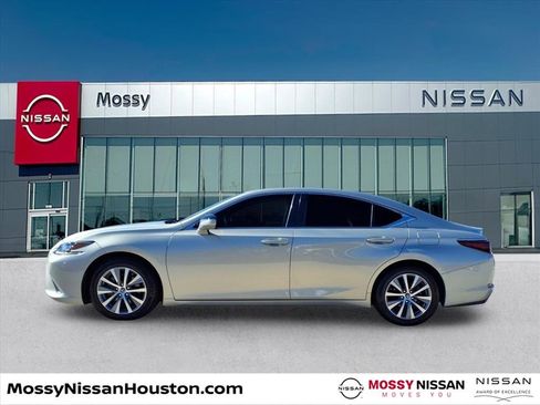 Used 2021 Lexus ES 350 w/ Premium Package image 4