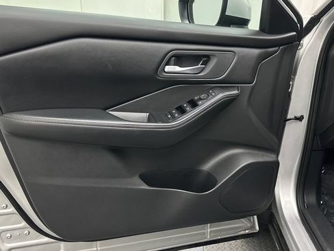 Certified 2025 Nissan Rogue SV AWD/4WD image 16