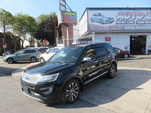 Used 2017 Ford Explorer Platinum AWD/4WD image 2