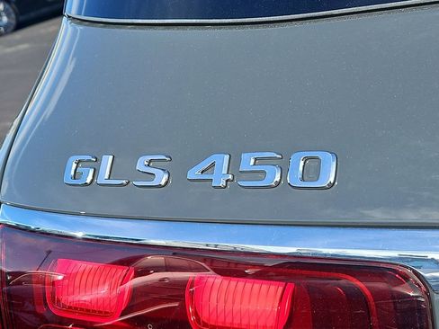 New 2026 Mercedes-Benz GLS 450 4MATIC image 15