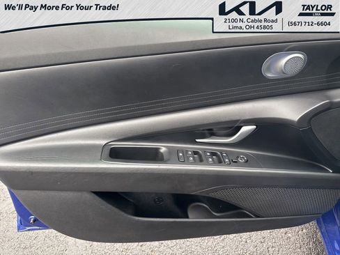 Used 2023 Hyundai Elantra SEL w/ Preferred Accessory Package image 26