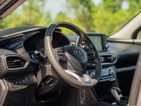 Used 2019 Hyundai Santa Fe SE FWD image 18