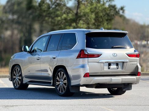 Used 2018 Lexus LX 570 4WD w/ Luxury Package image 9