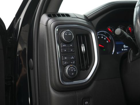 Used 2022 Chevrolet Silverado 1500 LTZ w/ Z71 Off-Road Package AWD/4WD image 24
