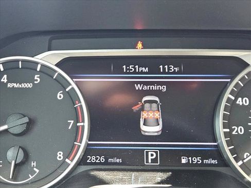 Used 2025 Nissan Sentra SR FWD image 9