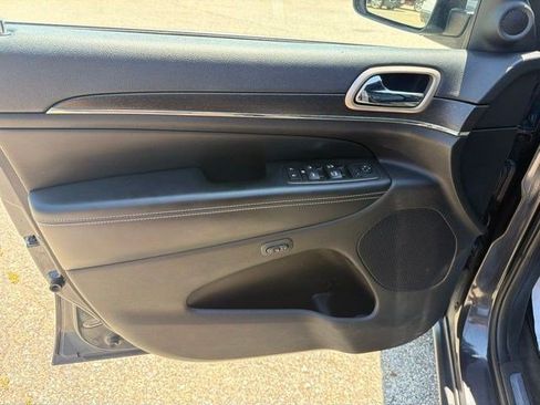Used 2015 Jeep Grand Cherokee Limited AWD/4WD image 11