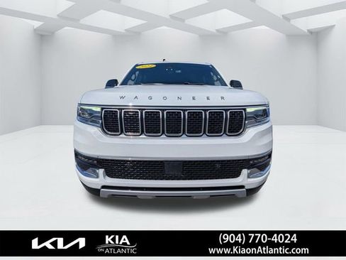 Used 2024 Jeep Wagoneer L Series II RWD image 8