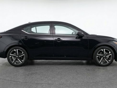 Used 2025 Nissan Sentra SV FWD image 11
