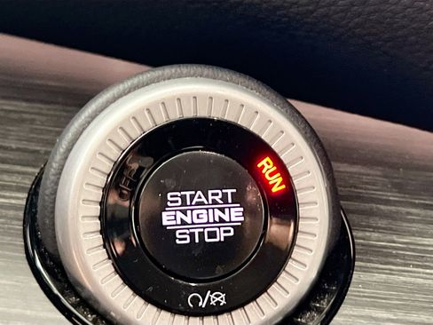 Used 2024 Jeep Wagoneer Series II w/ Flexible Seating Group image 24