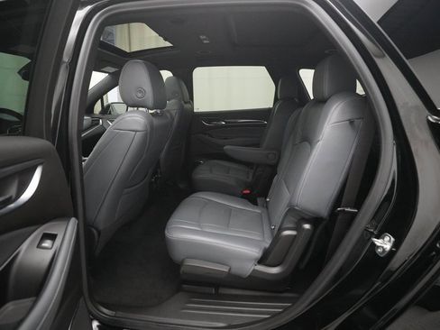 Used 2024 Buick Enclave Essence w/ Experience Buick Package image 16