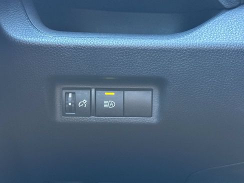 Used 2024 Toyota RAV4 XLE FWD image 29