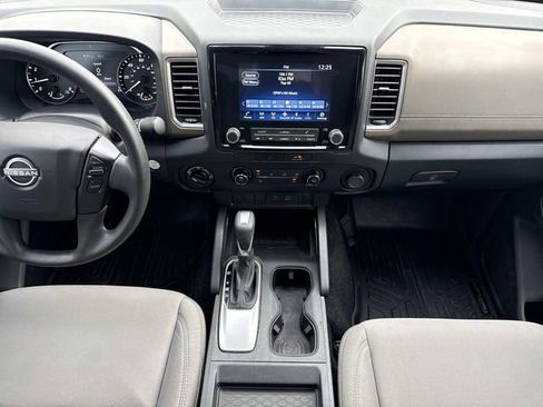 Used 2022 Nissan Frontier SV AWD/4WD image 11