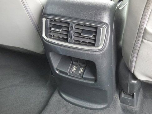 Used 2022 Honda CR-V Touring image 31