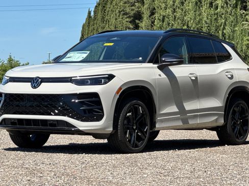 New 2026 Volkswagen Tiguan SE R-Line AWD/4WD image 8