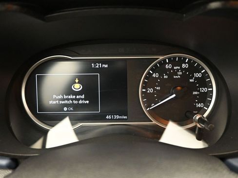 Used 2023 Nissan Versa SV image 13