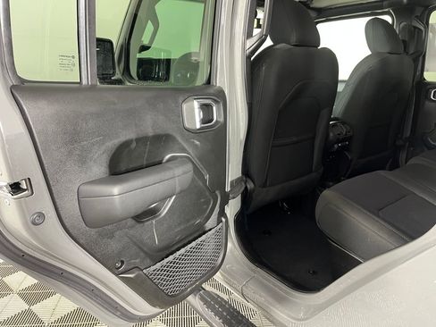 Used 2022 Jeep Gladiator Sport image 12
