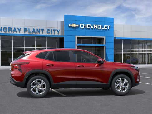 New 2026 Chevrolet Trax LS w/ LS Convenience Package FWD image 5