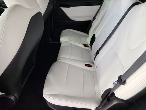 Used 2020 Tesla Model X Long Range image 14