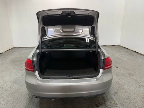 Used 2014 Volkswagen Passat TDI SE image 6