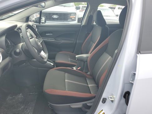 Used 2025 Nissan Versa SR w/ Trunk Package FWD image 9