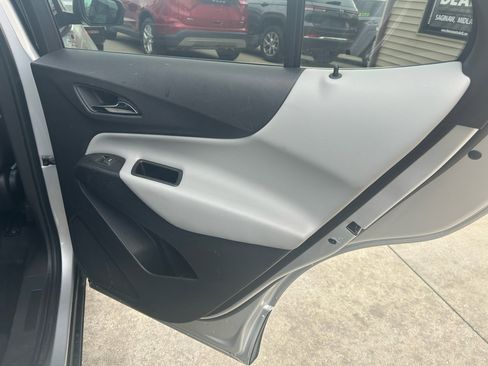 Used 2021 Chevrolet Equinox LS w/ LS Convenience Package image 16