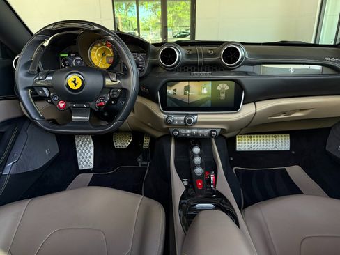 Used 2019 Ferrari Portofino RWD image 44