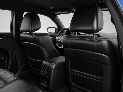 Used 2019 Chrysler 300 S RWD image 15