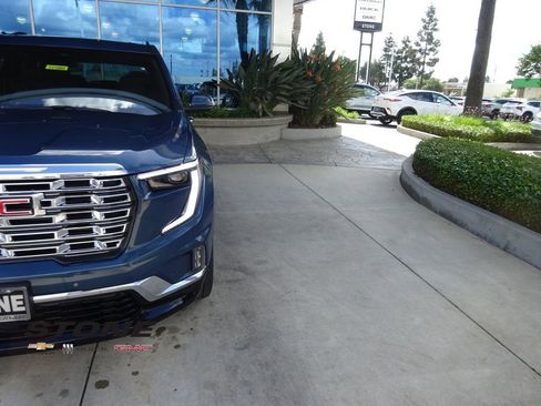 New 2026 GMC Acadia Denali FWD image 33