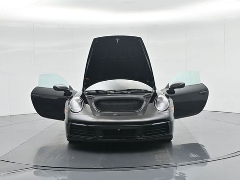Used 2023 Porsche 911 Carrera image 33