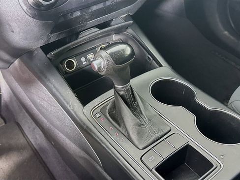 Used 2017 Kia Sorento FWD image 16