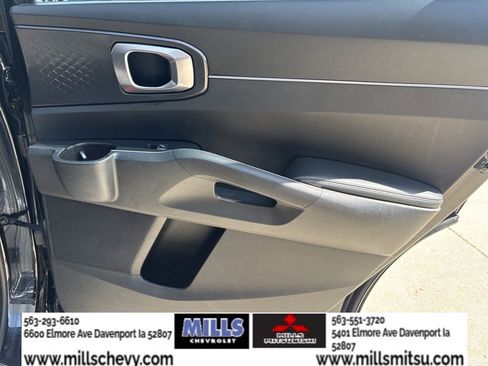 Used 2021 Kia Sorento LX FWD image 16