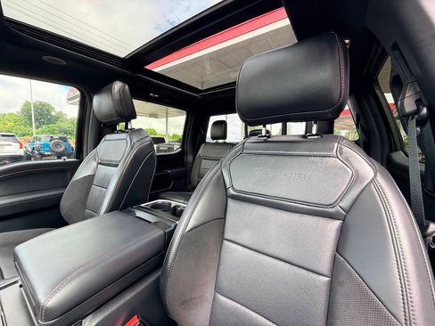 Used 2025 Ford F150 Raptor AWD/4WD image 32