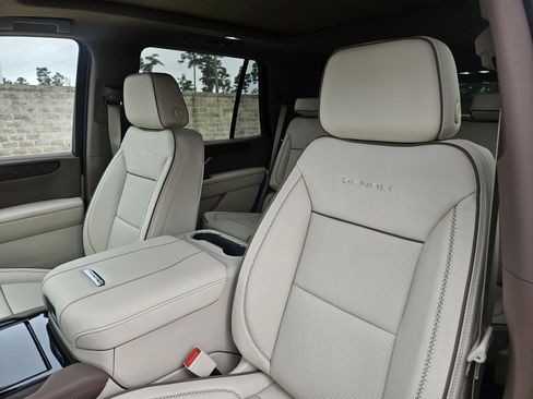 New 2026 GMC Yukon Denali w/ Sun & Power Step Package image 13