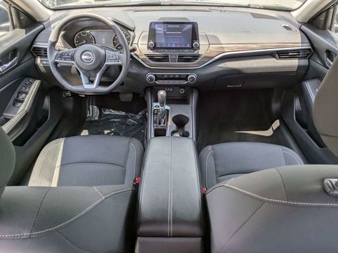 Used 2025 Nissan Altima 2.5 SV FWD image 14