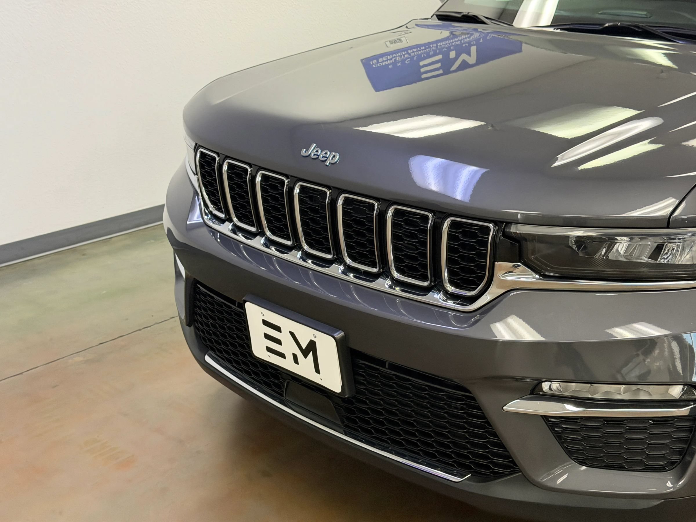 Used 2023 Jeep Grand Cherokee 4WD 4xe image 13