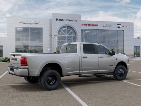 New 2026 RAM 3500 Laramie AWD/4WD image 4