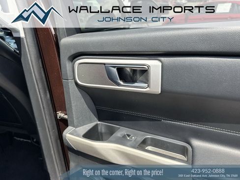 Used 2020 Ford Explorer XLT w/ Equipment Group 202A AWD/4WD image 40