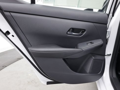 Used 2025 Nissan Sentra SV FWD image 29
