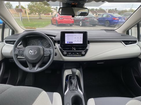 Used 2023 Toyota Corolla LE image 10