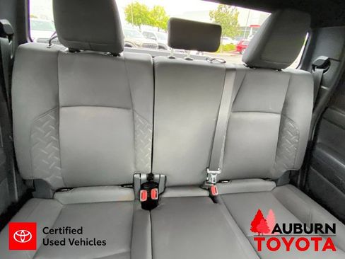 Certified 2025 Toyota Tacoma SR5 AWD/4WD image 21