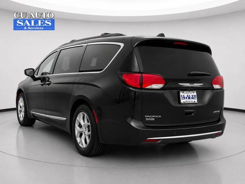 Used 2020 Chrysler Pacifica Limited FWD image 5
