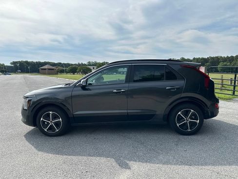 Used 2023 Kia Niro FWD image 8