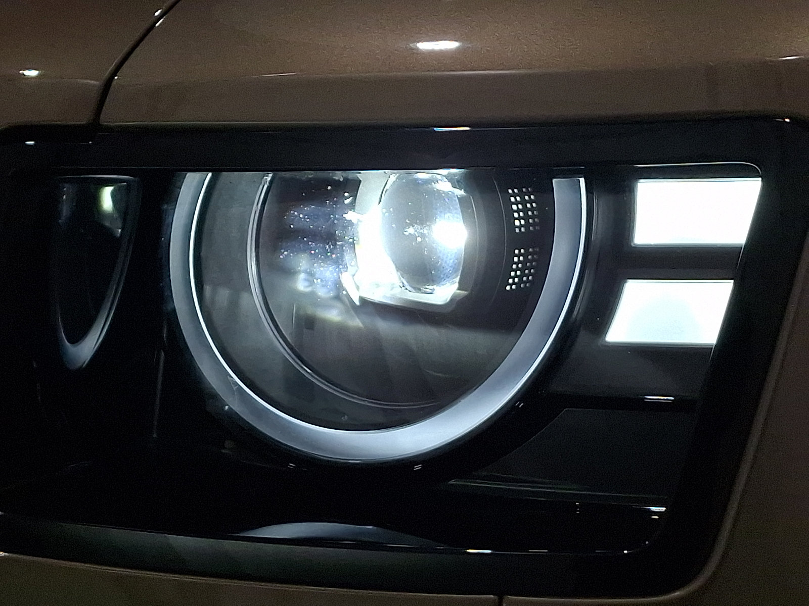 Certified 2026 Land Rover Defender 110 S AWD/4WD image 8