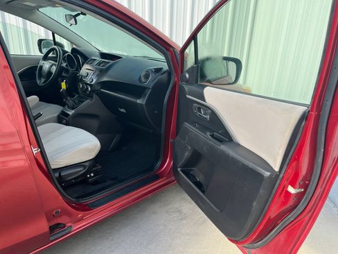 Used 2014 MAZDA MAZDA5 Sport FWD image 12