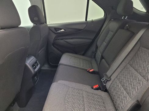 Used 2023 Chevrolet Equinox LT w/ Driver Convenience Package image 18